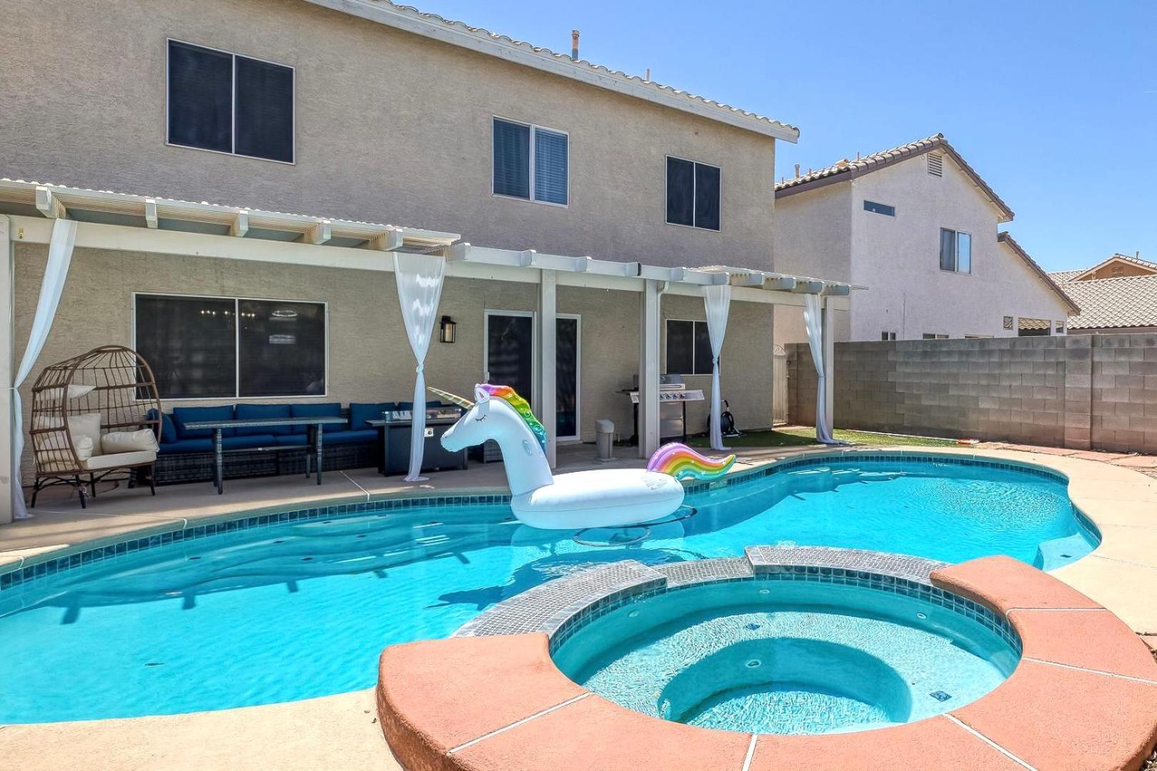 Modern Home In Las Vegas Near Strip With Pool And Jacuzzi ภายนอก รูปภาพ