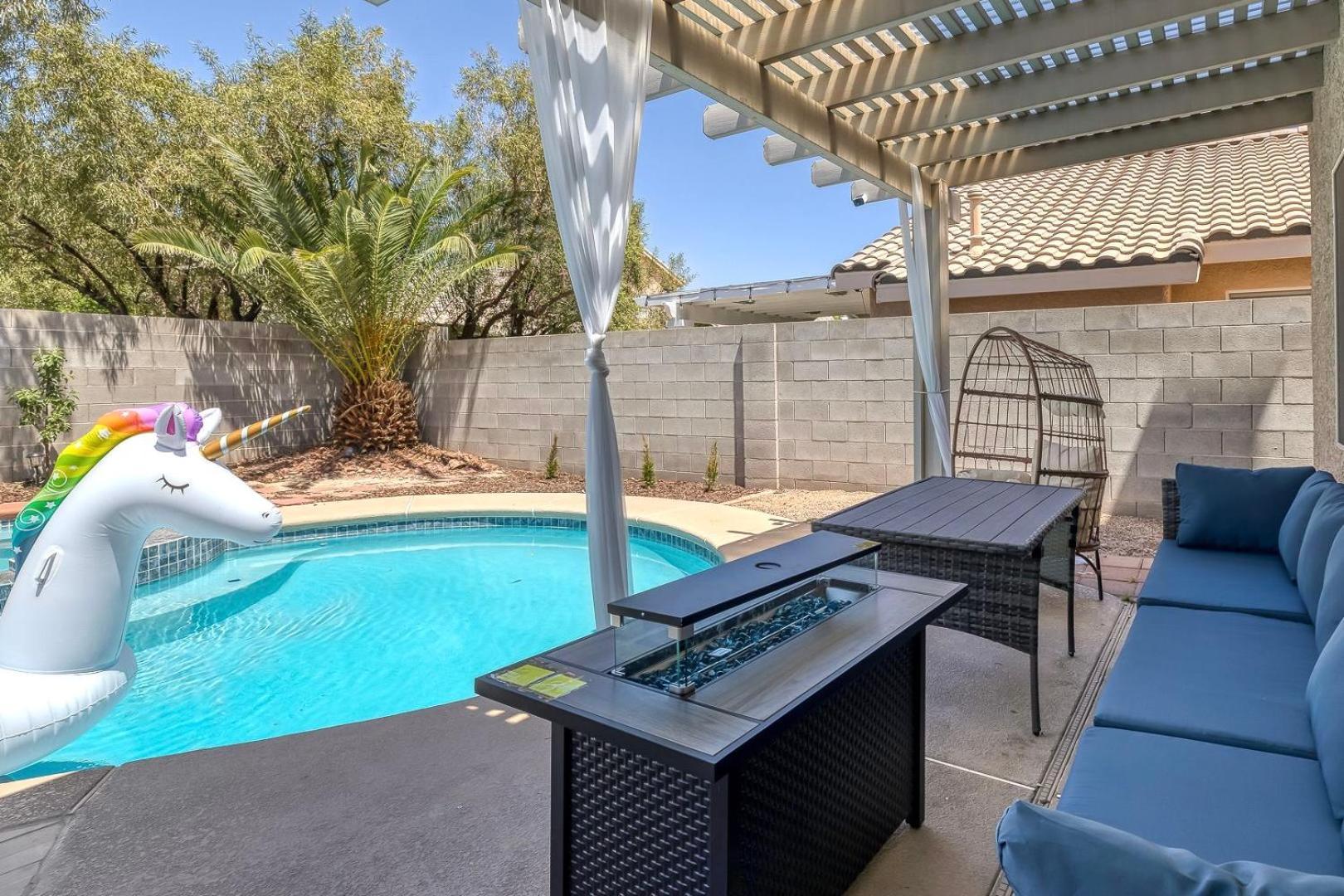 Modern Home In Las Vegas Near Strip With Pool And Jacuzzi ภายนอก รูปภาพ