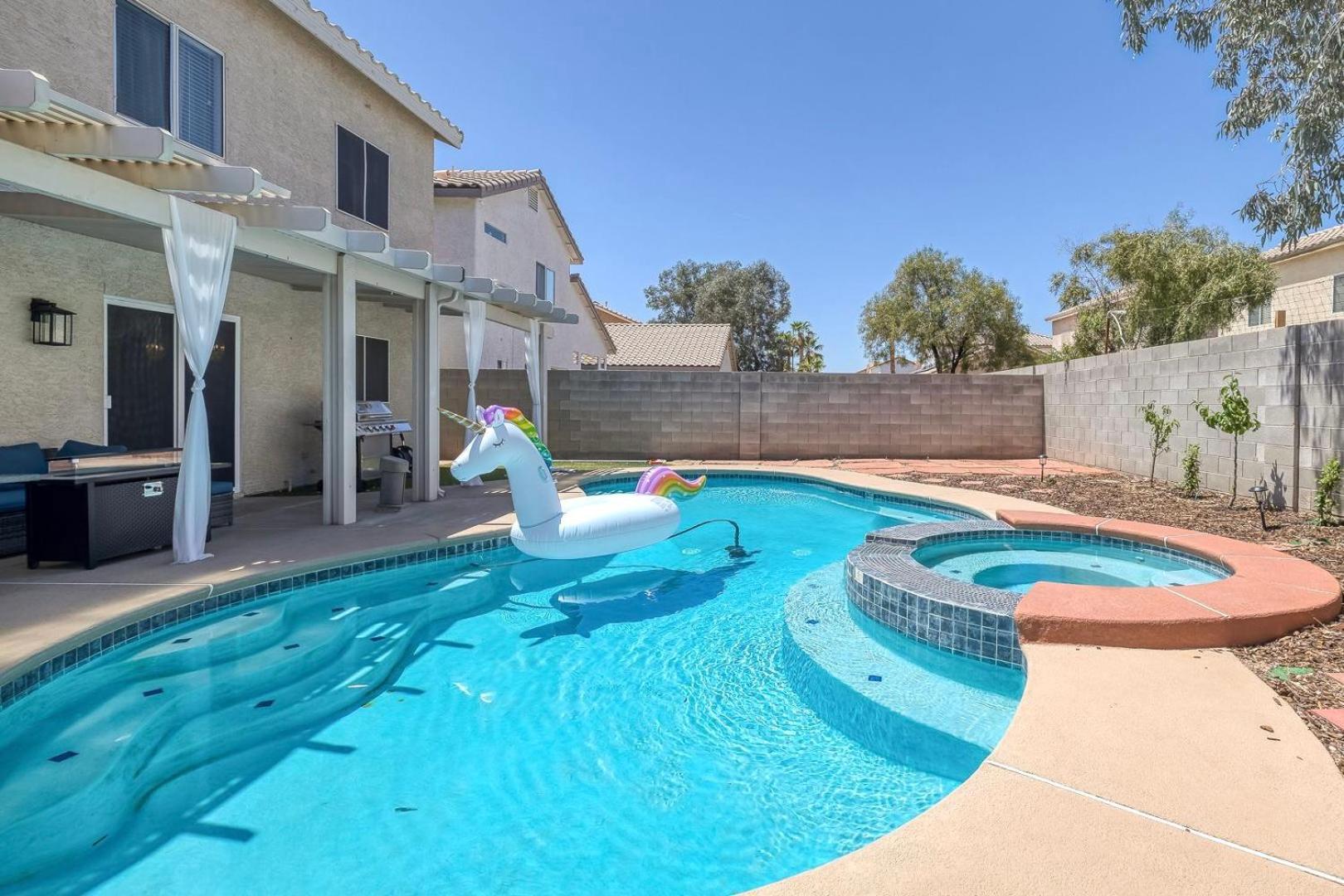 Modern Home In Las Vegas Near Strip With Pool And Jacuzzi ภายนอก รูปภาพ